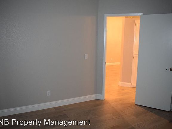 5th image of 5908 Meadowdale Dr