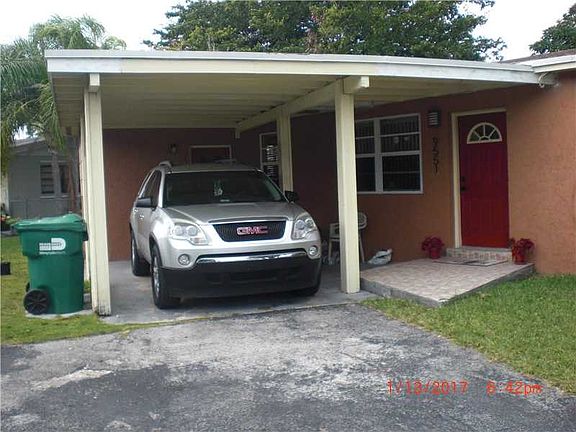 5th image of 9551 Bahama Dr