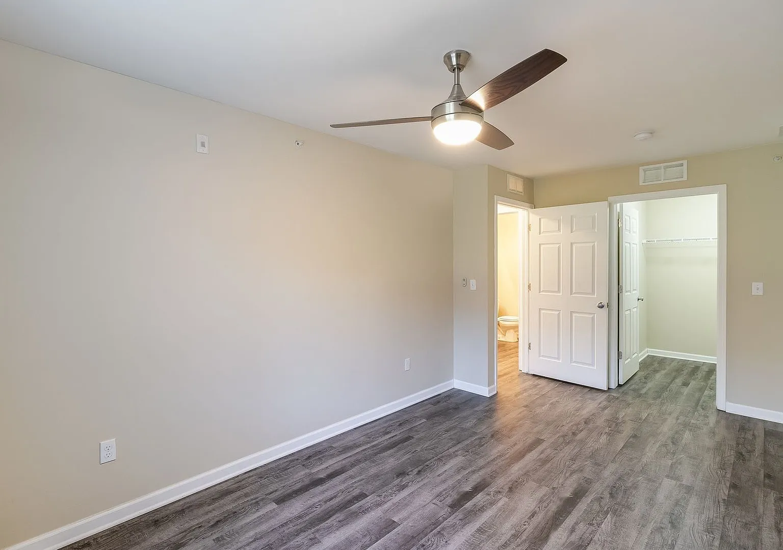 Southtree Apartments (Southtree LLC) — Photo 3