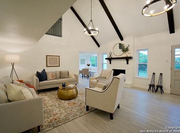 5th image of 105 Grand Oak St