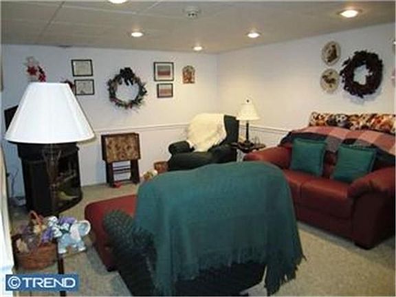 2nd image of 910 Shadeland Ave