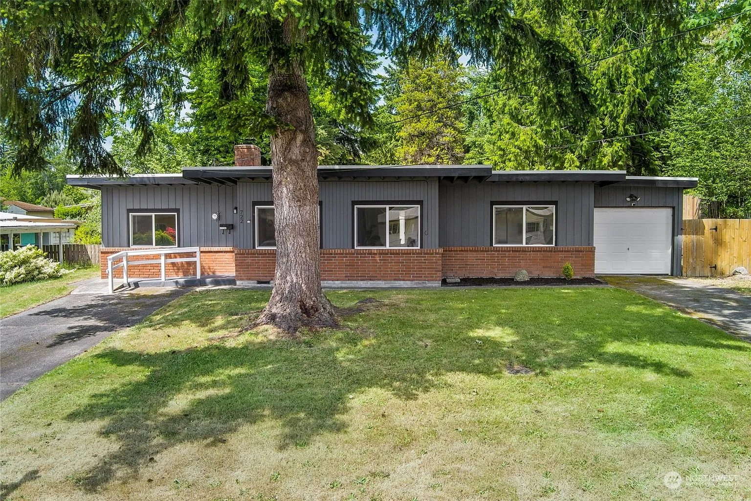 722 Pearl Street photo 1