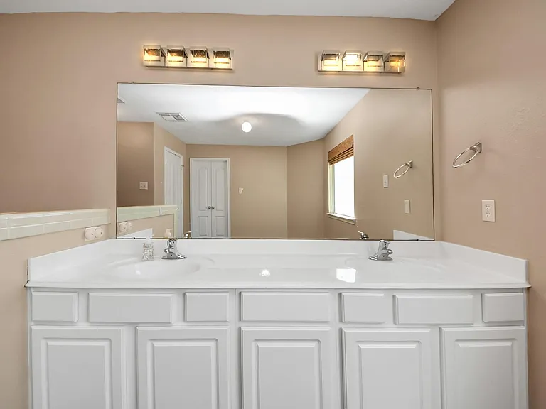 5922 Hollister Cole — Photo 26