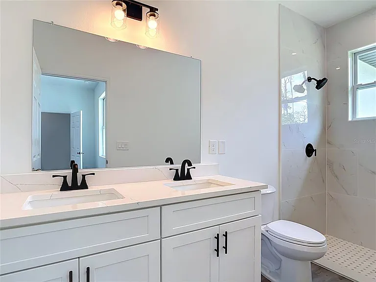 1081 McCrory St — Photo 36