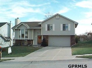 15927 S O Cir, Omaha, NE 68135