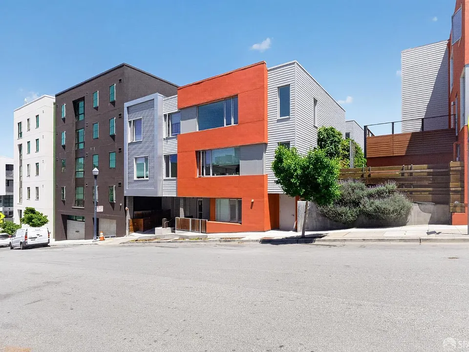 570 Innes Ave #302