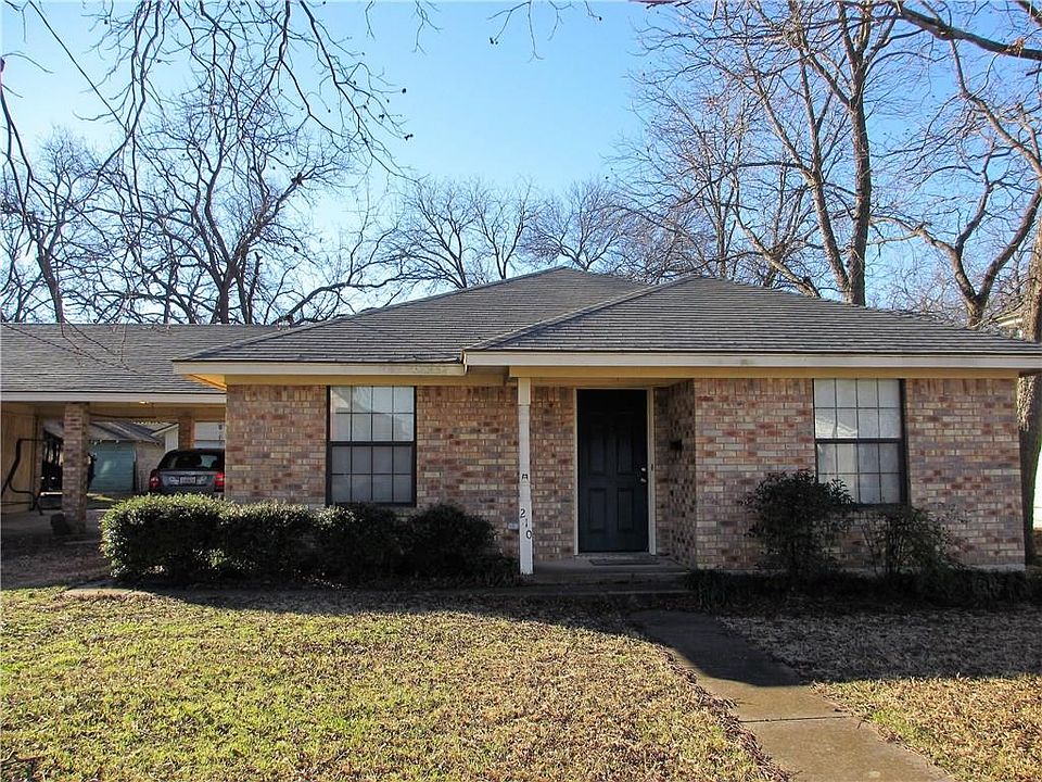1st image of 210 Corsicana St