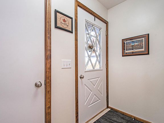 3rd image of 2047 Ken Ade St NE