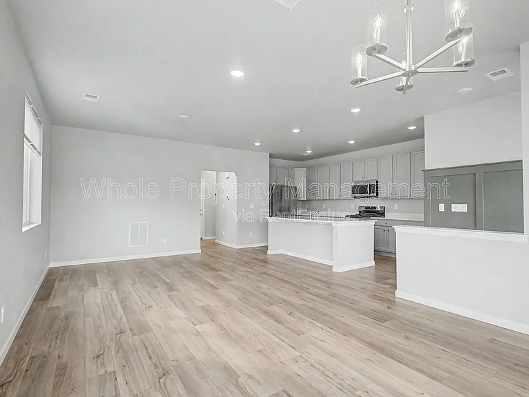 2291 Peregrine Dr — Photo 4