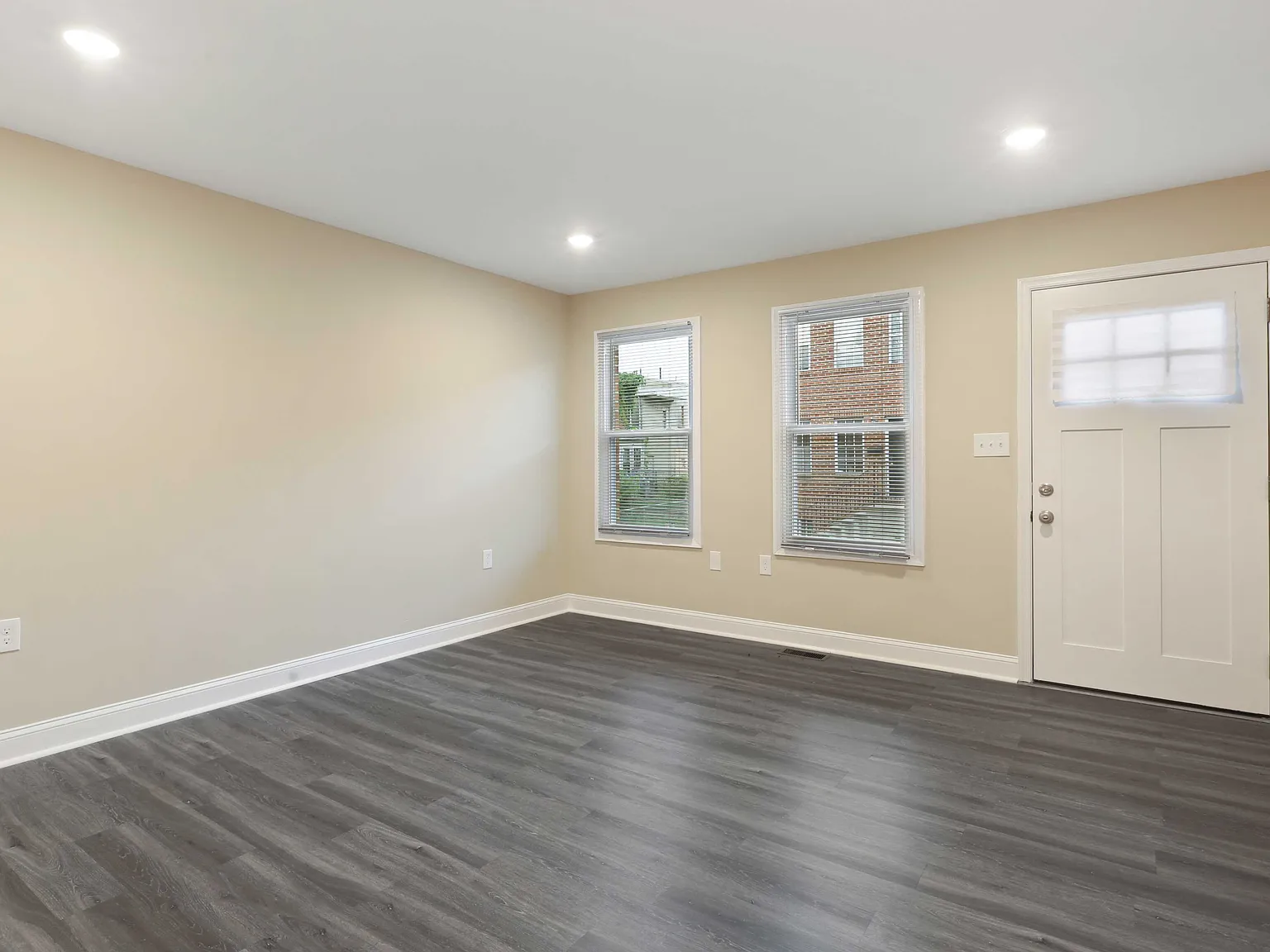 3 bed, 2.5 bath, $2,100 — Photo 4