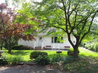 333 Sunset Rd, Barrington, NJ 08007