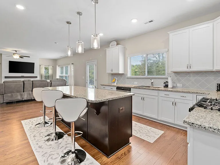 6508 Satjanon Dr — Photo 21
