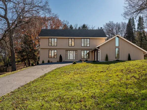 3905 N Tamarack Trl, Crystal Lake, IL 60012
