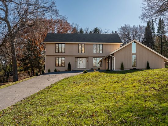 3905 N Tamarack Trl, Crystal Lake, IL 60012