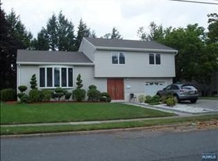 41-33 Matule Dr, Fair Lawn, NJ 07410