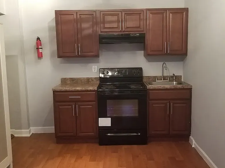 166 Elmwood Ave #5C — Photo 1
