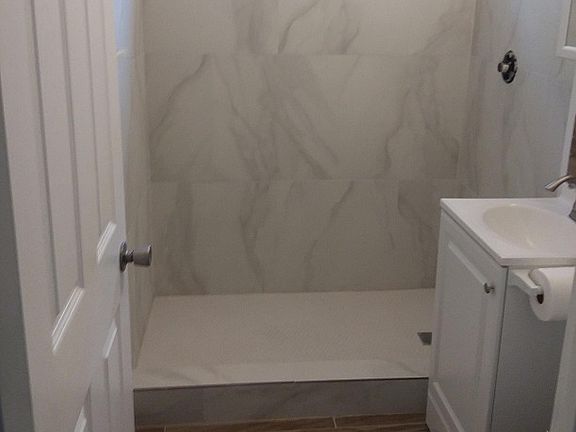 5th image of 641 Hardin Dr APT 2