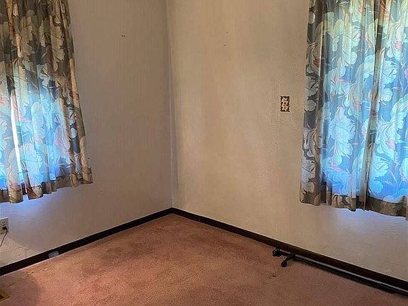 5th image of 2127 Dewey St