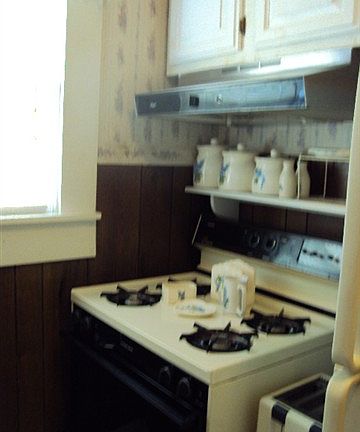 5th image of 1110 Marion St