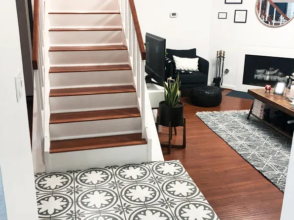 18411 Hatteras St Unit 216, Tarzana, CA 91356