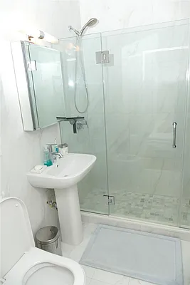 Sold by R New York | media 19