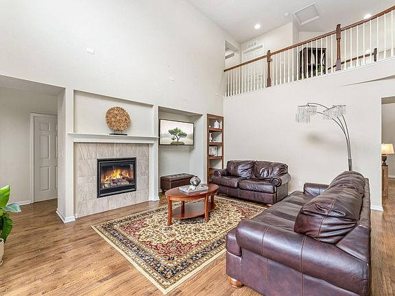 3rd image of 1645 Dorothy Cir