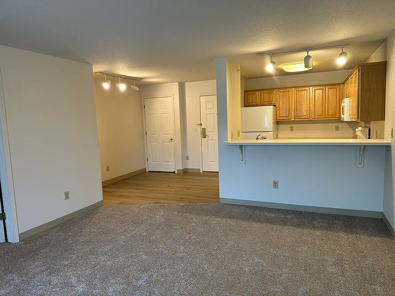 100 E Main St #323 — Photo 2
