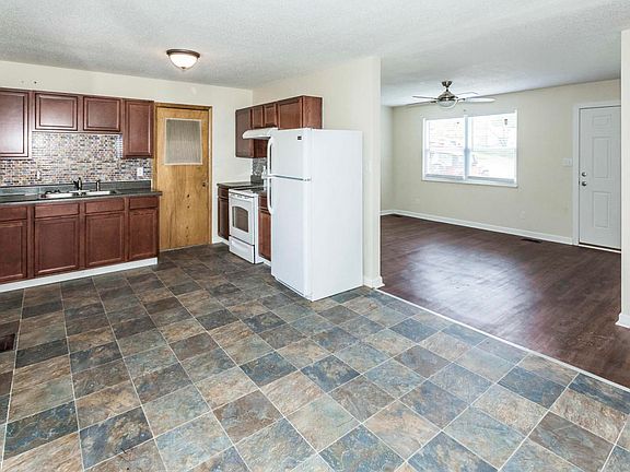 4th image of 5608 Karen Dr