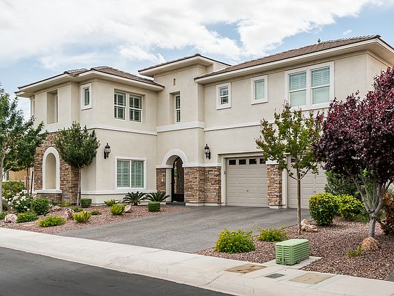 2nd image of 8545 Killians Greens Dr