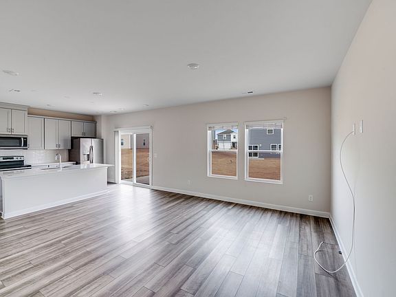 5th image of 1004 Jeffery Dean Ct