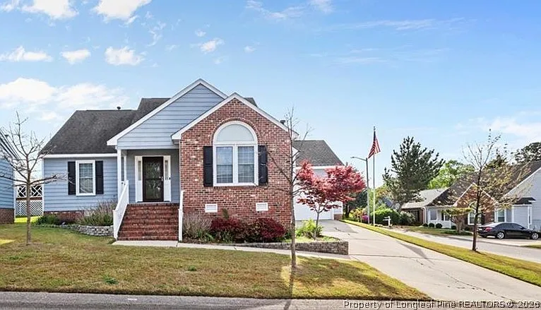 3 bed, 2.5 bath, 1685 sqft, $1,775 — Photo 2