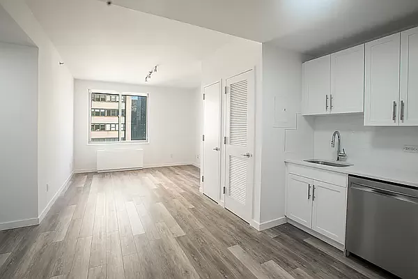 Rented by Maidman Realty Group LL | media 1