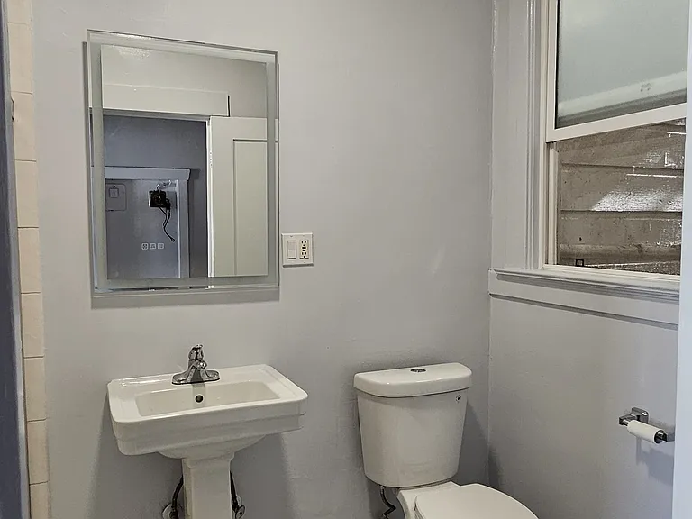 735 11th Ave #3 — Photo 9