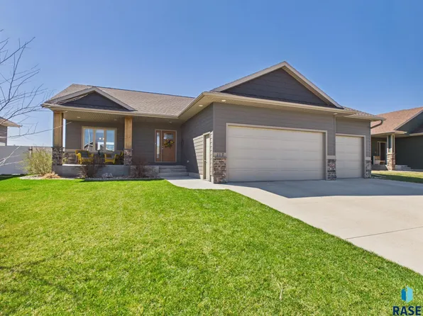117 E Birchwood Dr, Brandon, SD 57005