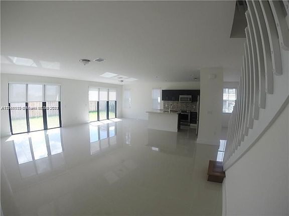 5th image of 10580 NW 69th Ter