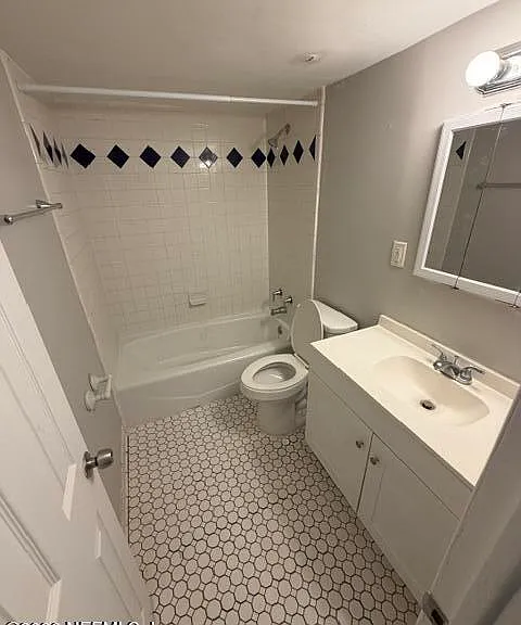 3044 Walton St #4 — Photo 6