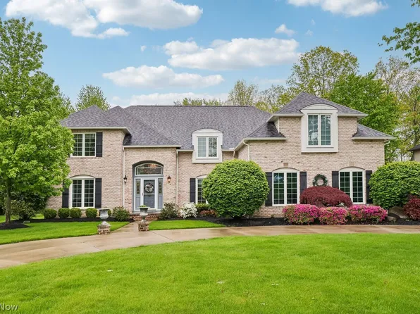 29256 Regency Cir, Westlake, OH 44145