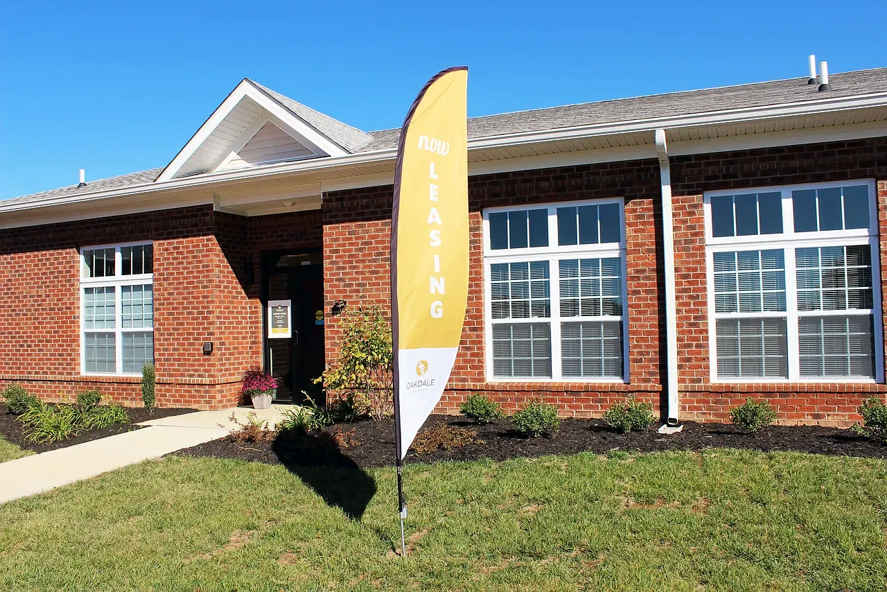 Oakdale Apartments — Photo 1