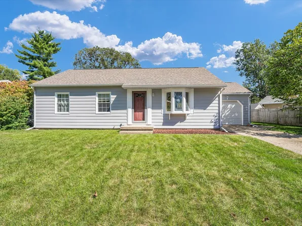 1400 Briarwood Dr, Champaign, IL 61821