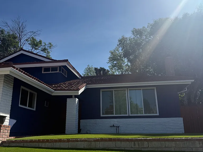 Amigo Ave — Photo 1