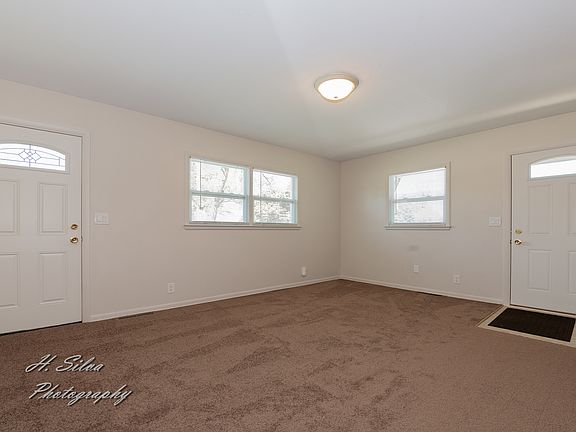 3rd image of 406 N Lord Ave