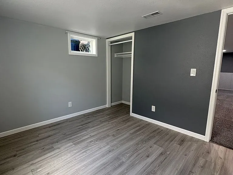 119 4th Ave — Photo 12