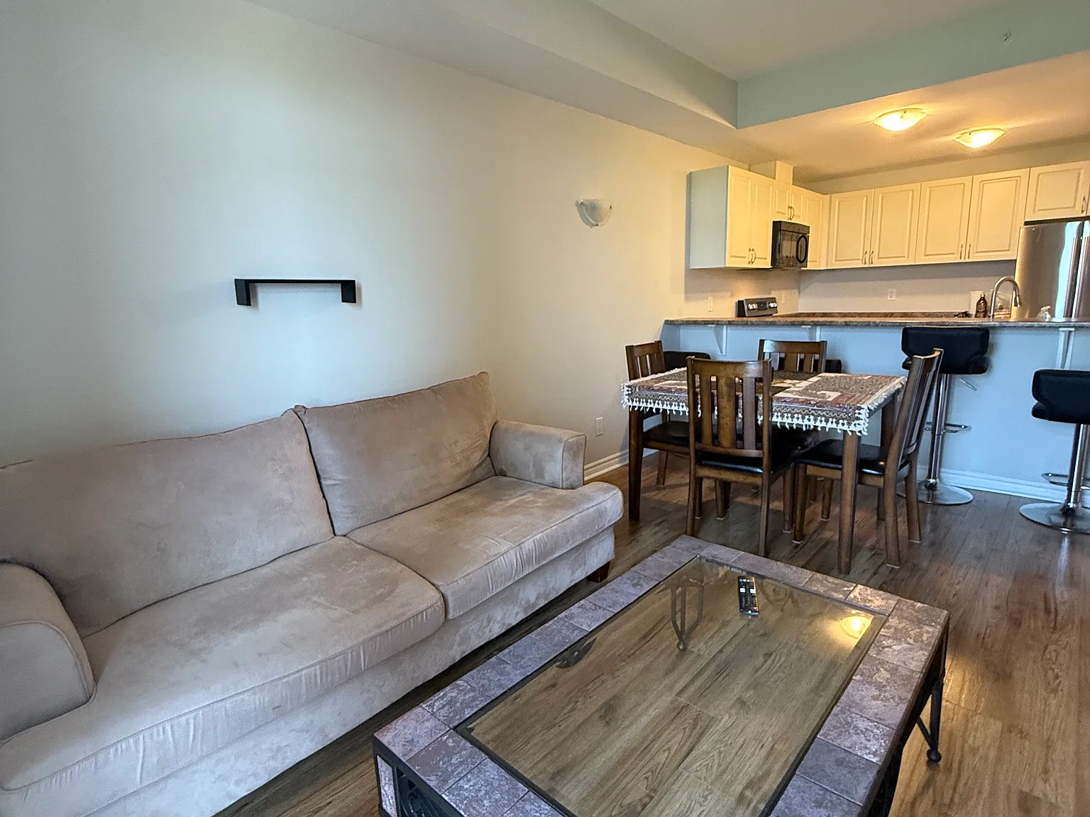 407 Colonial Dr — Photo 4