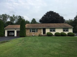 39 Toad Ln, Ringoes, NJ 08551