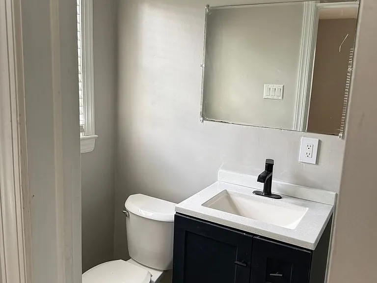 115 S Rosewood Dr — Photo 16