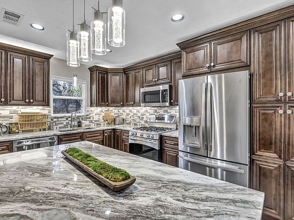 5th image of 7112 Twisted Oaks Dr
