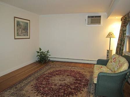 3rd image of 75 Serpentine Dr