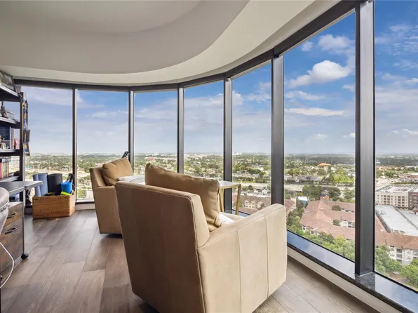 1701 Hermann Dr #23B, Houston, TX 77004