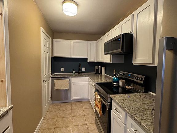 5th image of 35 Mathews Avenue #33