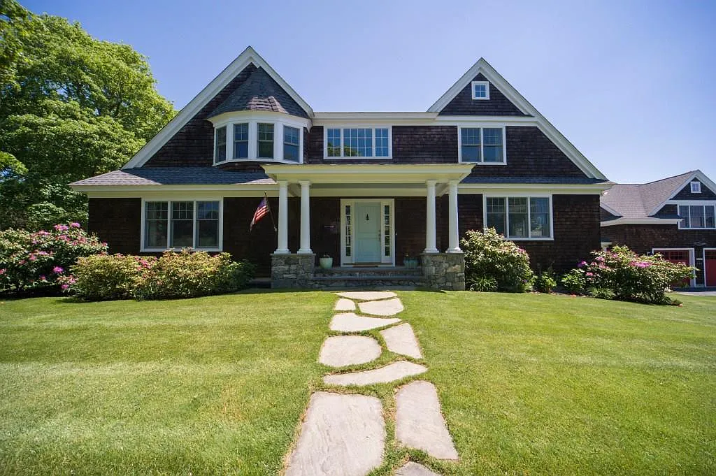 5 bed, 4.5 bath, 4445 sqft, $23,000 — Photo 1